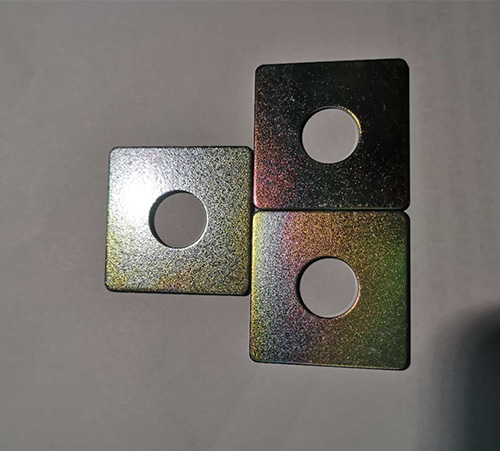 隧道頂上混凝土是如何澆筑的?